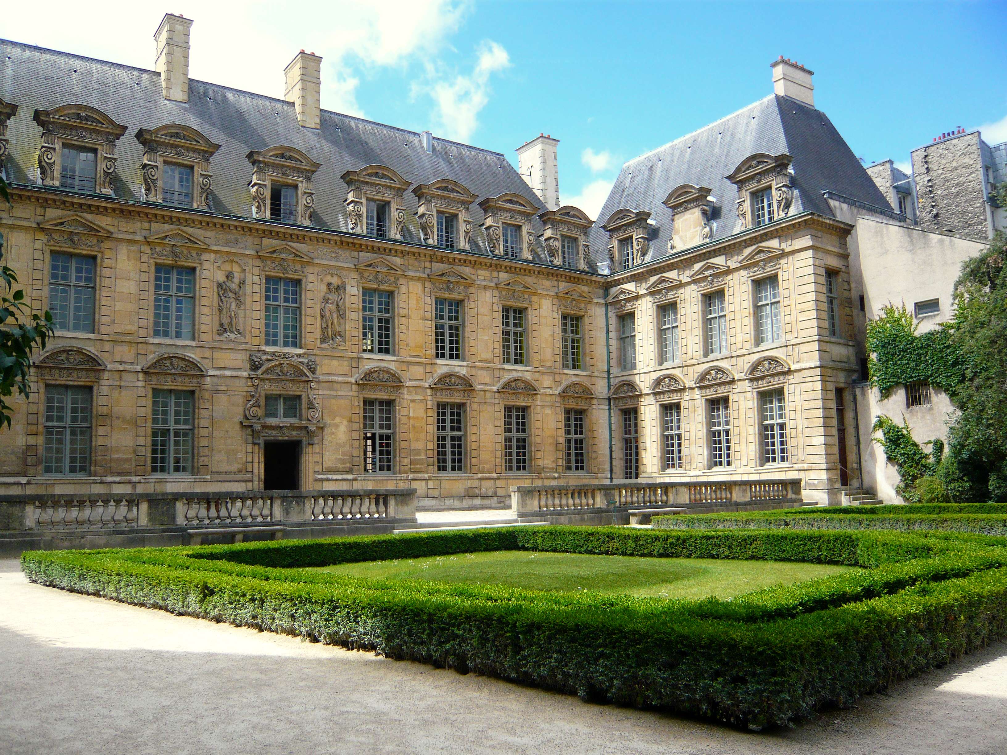 le-marais-paris-visite-guid-e-du-marais-un-guide-paris